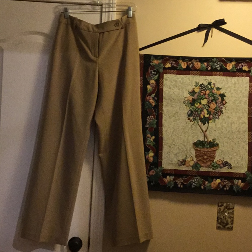 Ann Taylor Margot Curvy pants. Size 6.  NWT.